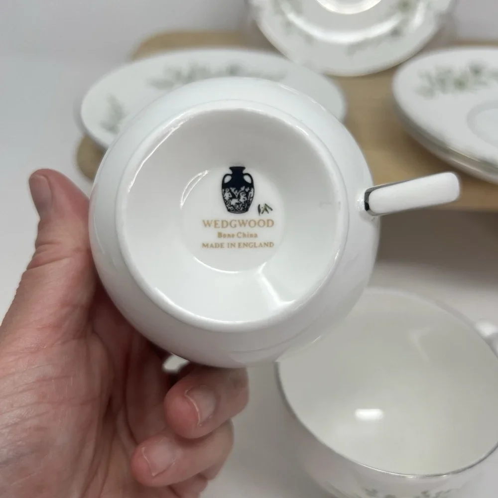 Wedgwood England Westbury Set 4 Saucers‎ 2 Cups Bone China Platinum Green Floral